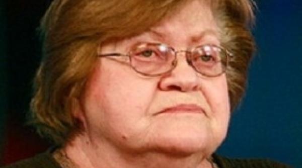 zoe petre si ruxandra garofeanu in discutie ca membri ai icr