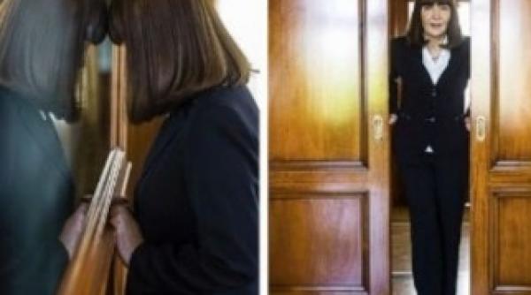 ponta o compara pe macovei cu morticia din familia adams