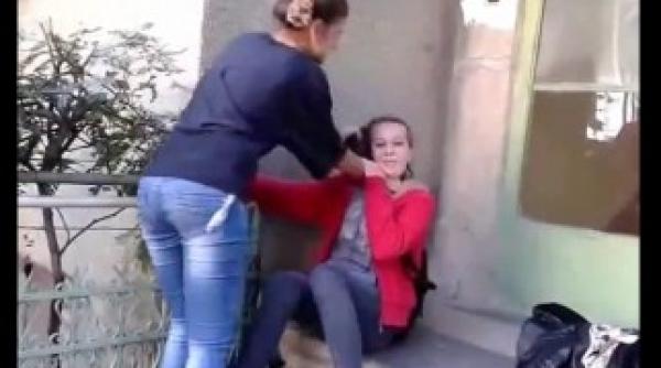 eleva batuta si umilita de o colega in braila video