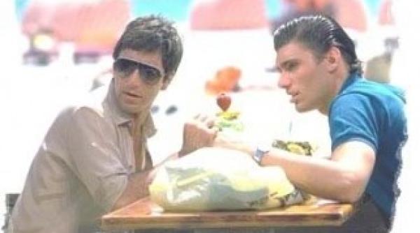 cum sa agati fete ca in scarface ce reactie au cand scoti limba