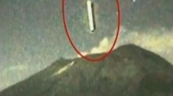 ozn filmat in timp ce intra in vulcan