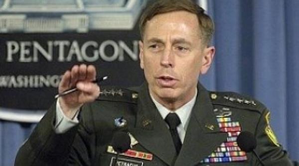 seful cia david petraeus a demisionat din cauza unei aventuri