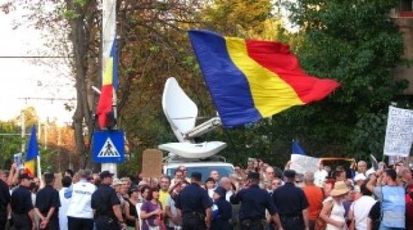 uite ce cred basistii despre mahalaua inepta doi