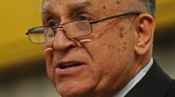 iliescu cere promovarea ministrilor profesionisti indiferent de carnetul de partid
