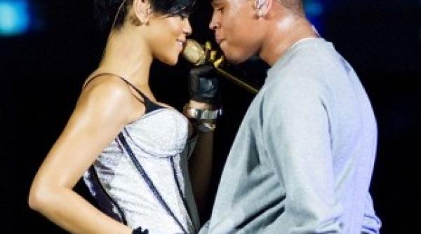 rihanna s ar putea casatori cu chris brown de revelion