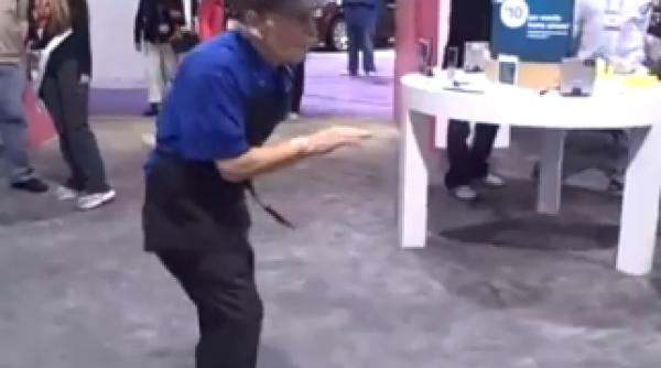 cel mai simpatic batranel al anului 2012 video