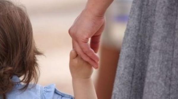 copiii institutionalizati parasiti de doua ori de parinti si de sistemul birocratic