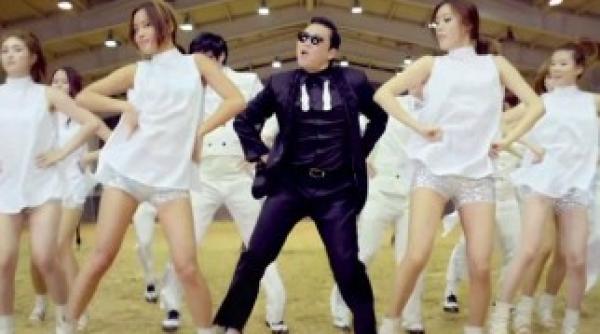 profesorii unei scoli britanice au dansat aproape dezbracati pe gangnam style