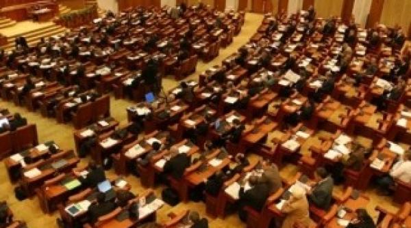 analiza politica partidele politice intre angajamentul fata de romani si cel fata de fmi