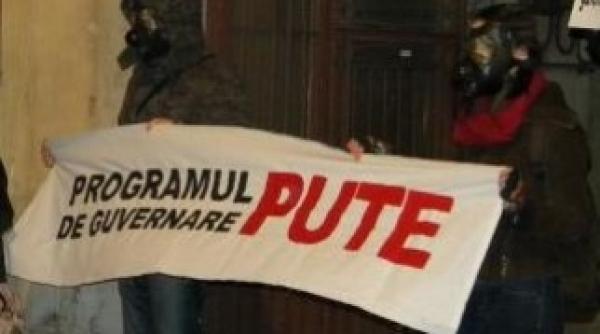 tinerii protesteaza la cluj ponta egal boc guvernarea pute foto