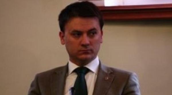 valentin jucan membru cna ameninta ca isi da demisia vezi de ce