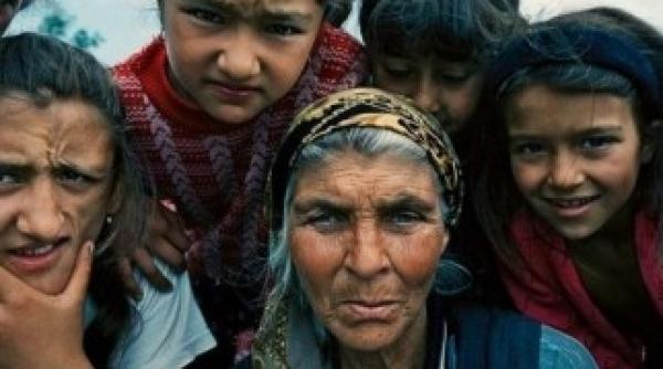 cum si a argumentat liderul tnl alba propunerea privind sterilizarea femeilor rome