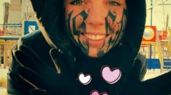si a tatuat numele pe fata iubitei la 24 de ore dupa ce a cunoscut o