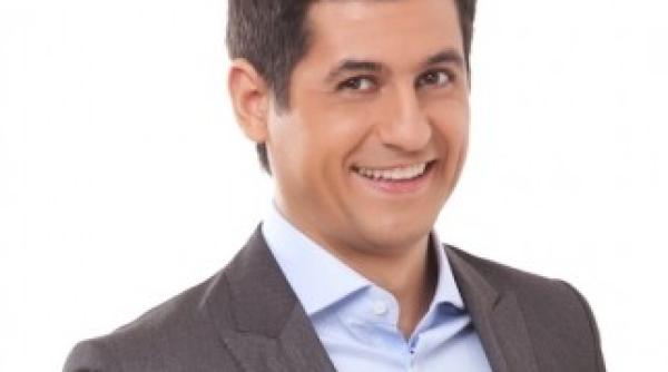 escu isi controleaza casa cu ajutorul smartphone ului