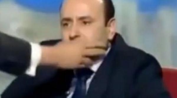 doi politicieni aproape de a se lua la bataie in direct la tv