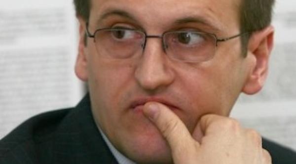 preda nu cred ca basescu trebuie sa mai stea doi ani la cotroceni ca sa doarma