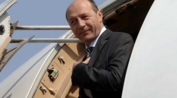 avionul lui basescu reparat din resturi in 2012 presedintele a fost blatist la tarom