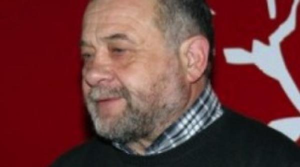 cat plateste un politician roman pentru a merge la funeraliile lui chavez