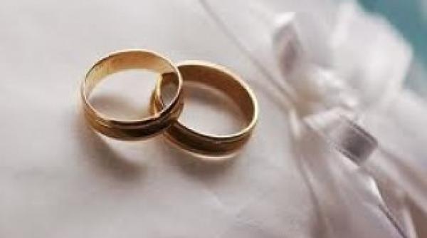 protagonistii unui mariaj ciudat el 8 ani ea 61 de ani un sot si cinci copii