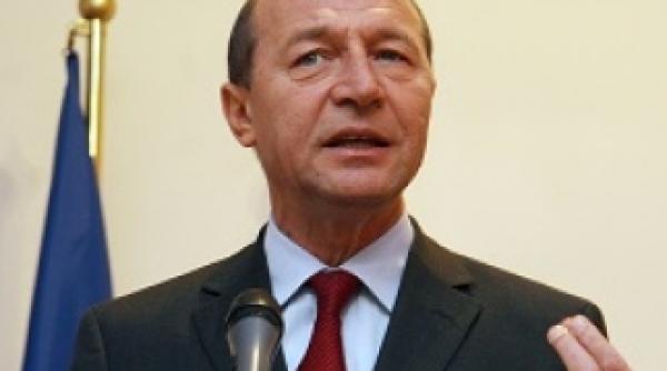 presedintele traian basescu se adreseaza marti la ora 1500 parlamentului