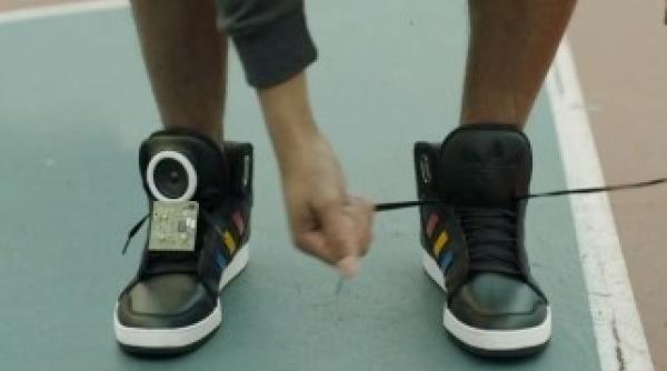 google prezinta pantoful vorbitor