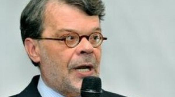 democratia din romania comparata cu cele din jamaica si finlanda