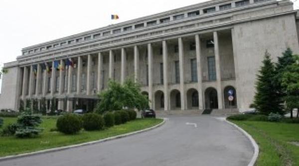 revolutionarii protesteaza la guvern vezi ce i nemultumeste