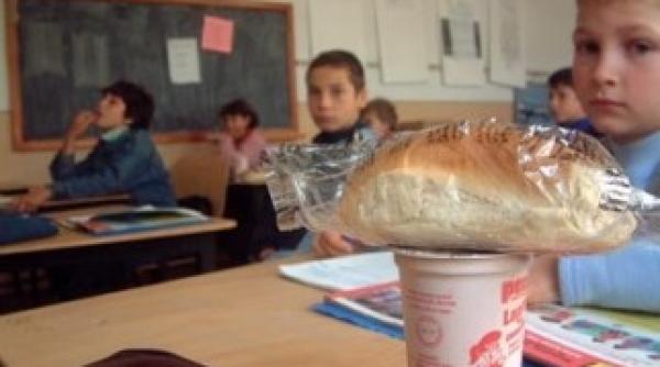 ponta renunta la corn si lapte pentru programul after school