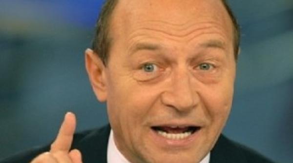 traian basescu nu exclud transformarea miscarii populare in partid ideea fundatiei a fost a mea