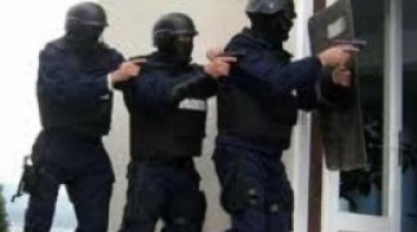 zeci de perchezitii in dosarul bancherilor prejudiciu 22 de milioane de euro