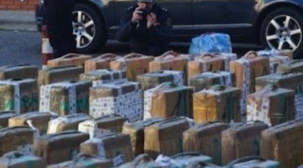 o tona de hasis descoperita la un control de rutina