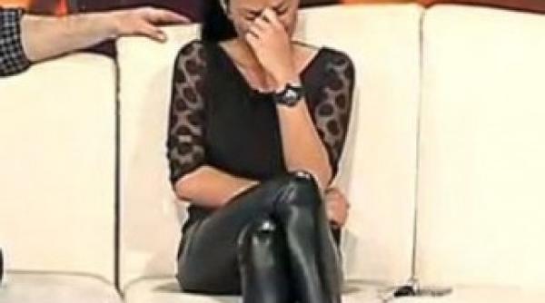 daniela crudu invatata de tata sa fure o paine pentru a avea ce manca