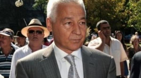 cuscrul lui basescu s a razgandit nu mai vrea in cs al petrom