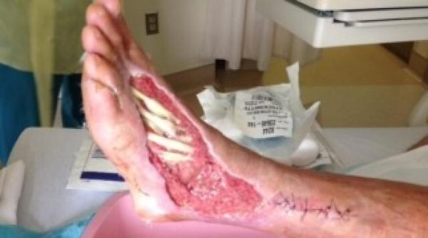 bear grylls fotografie socanta pe twitter