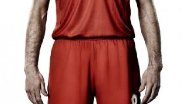 fc liverpool echipamente noi pentru sezonul urmator galerie foto