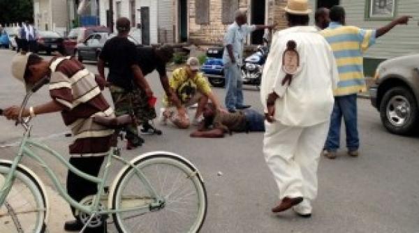 violenta urbana in sua la o parada cel putin 19 raniti