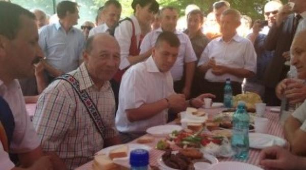 voicu critica actiunile mediatice recente ale lui basescu