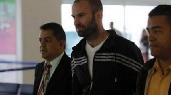 acuzat de spionaj un regizor american este eliberat de autoritatile din venezuela