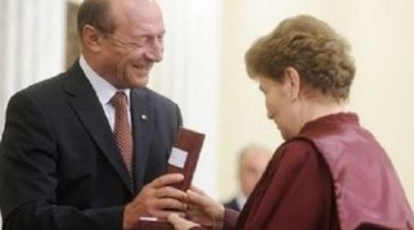 radu tudor aspazia cojocaru comportament slugarnic jurist jenant