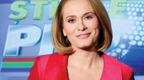 andreea esca adreseaza fanilor buna dimineata in costum de baie