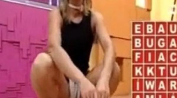 ce a facut aceasta prezentatoare tv in direct video