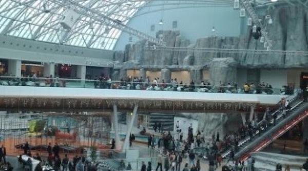 cine face imaginea celui mai mare mall din romania