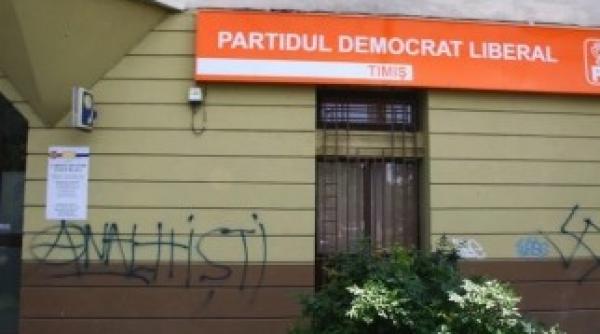 sediu pdl vandalizat mai multe svastici au fost desenate pe pereti