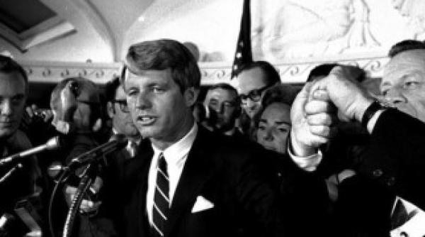 jurnalistul care a relatat despre asasinarea lui kennedy a murit