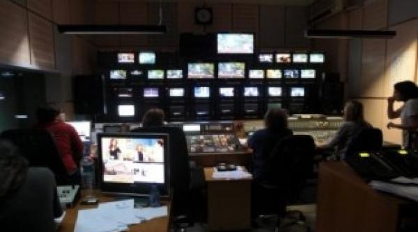 televiziunea publica din grecia si a reluat emisia