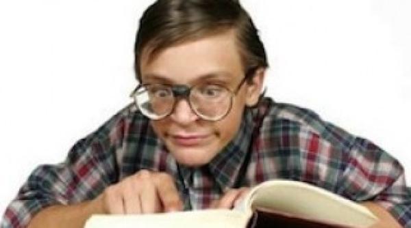 bancul zilei cum vrea o mama ca fiul ei sa nu ajunga de rasul blocului