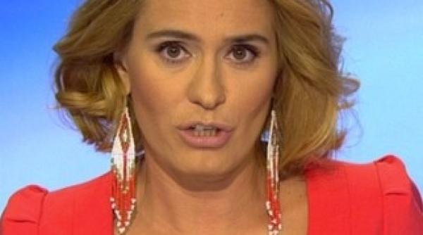 andreea esca asa cum n ati mai vazut o la jurnalul de stiri
