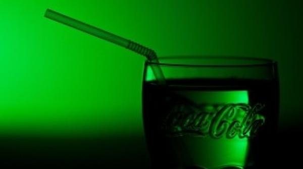 coca cola a lansat un nou sortiment e verde si are stevie