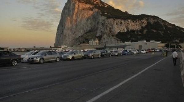 blocada in gibraltar spania a oprit mii de masini la frontiera