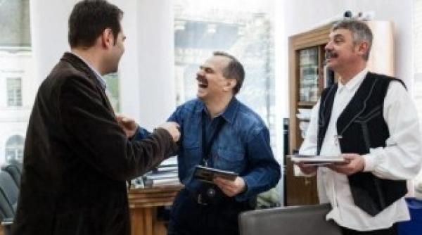 la tusnad omul cu laptop indeamna romanii sa invete maghiara reactia mae la ideea romania stat federal